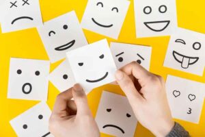 让你比同龄人年轻10岁的表情管理课