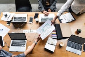 能成事儿的职场极简管理课 懂人性 会沟通 能成事儿